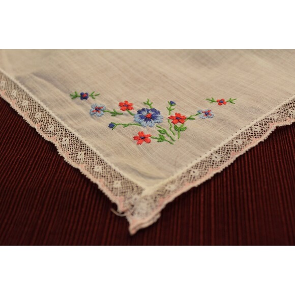 Vintage Floral White Linen Handkerchief w/Lace Edge & Embroidered Flowers Hankie - Picture 3 of 4